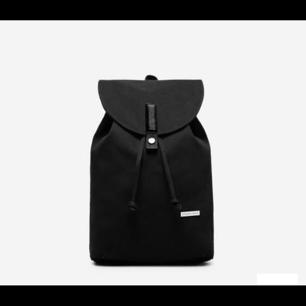 Everlane Black BackPack 🎒🥰